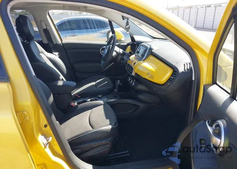 2016 Fiat 500X Trekking z USA, uszkodzony, nr VIN ZFBCFYCT9GP339845